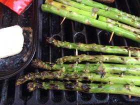 Spargel auf Grill